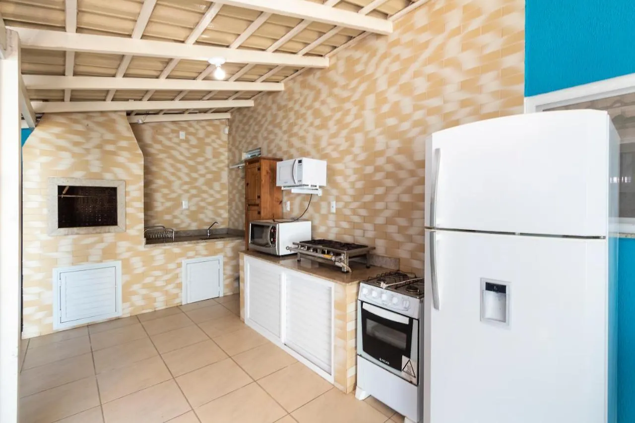 Casa Com Piscina Em Morrinhos - Rua Hortência Bombinhas 0*,